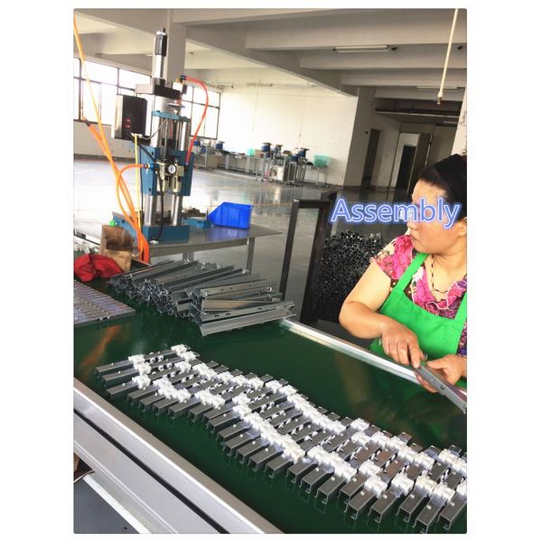 Modern Design Under Counter Drawer Slides , Soft Close Cabinet Slides Push To Open Type