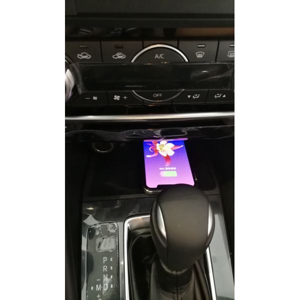In Car Wireless Charger with qi For Mazda 6, Atenza 2016-2018 fast chargers 10W in car chargers with 3 coils
