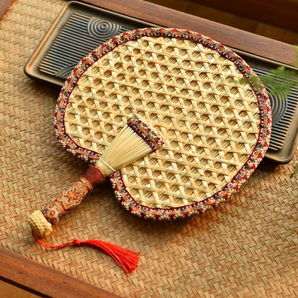 Y-Z Vintage Boho Hand Fans Natural Old Raffia Rustic Palm Leaf Tropical Bamboo Material for Summer Wedding Direct China