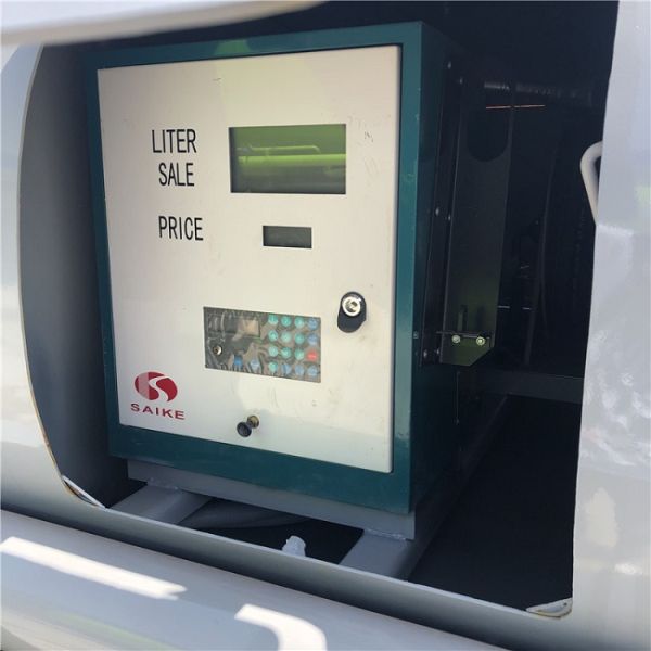 Carbon Steel Tank 4WD 266hp Sinotruck Howo 4x4 10000L Oil Truck Tanker